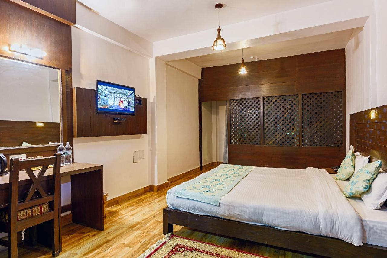 Hotel Jal Mahal Pokhara Dış mekan fotoğraf